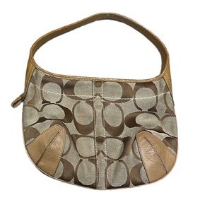 COACH SIGNATURE HOBO Bag!!!